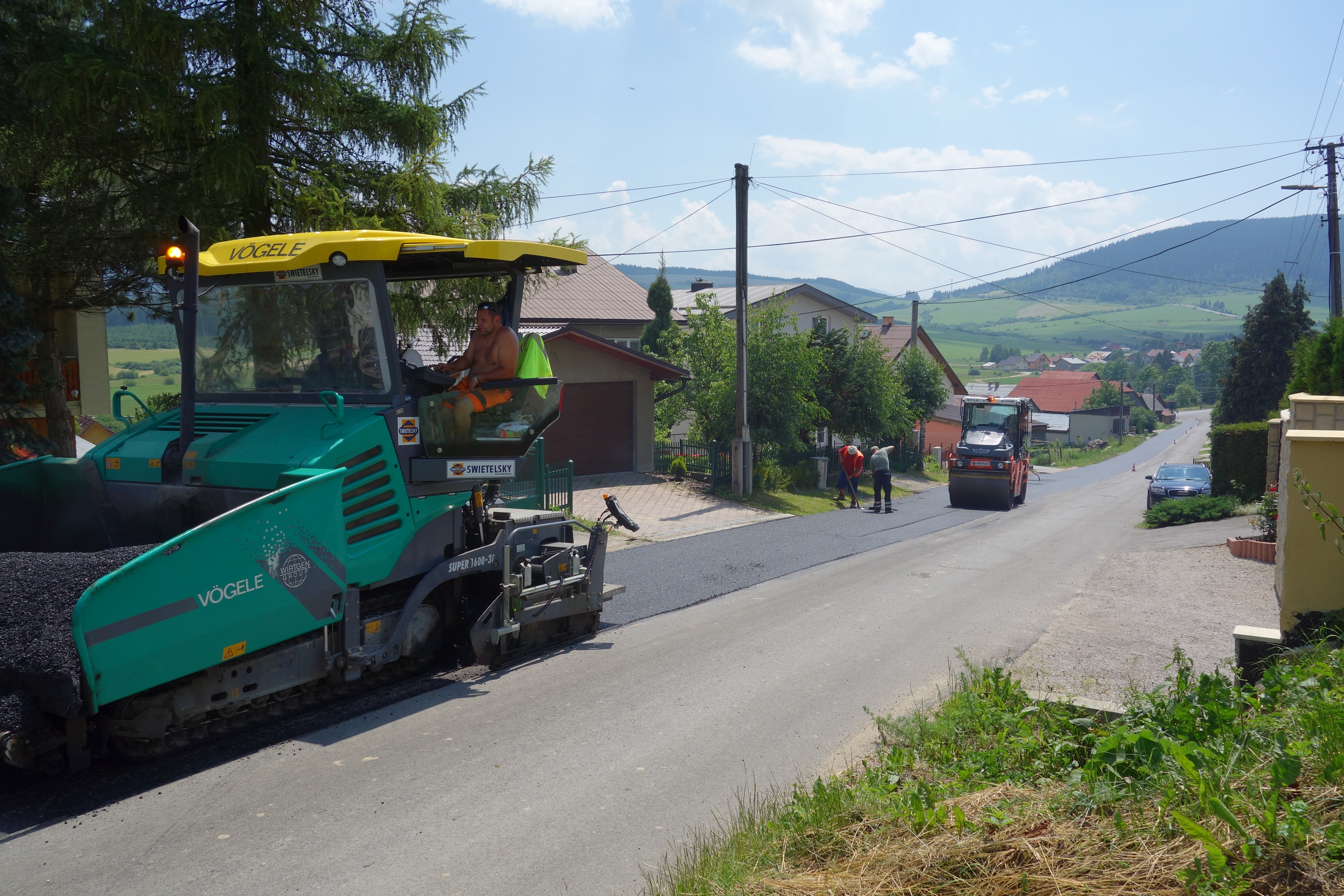 Rekonštrukcia cesty III/2284 Hruštín - Vaňovka - Vej- og brobyggeri