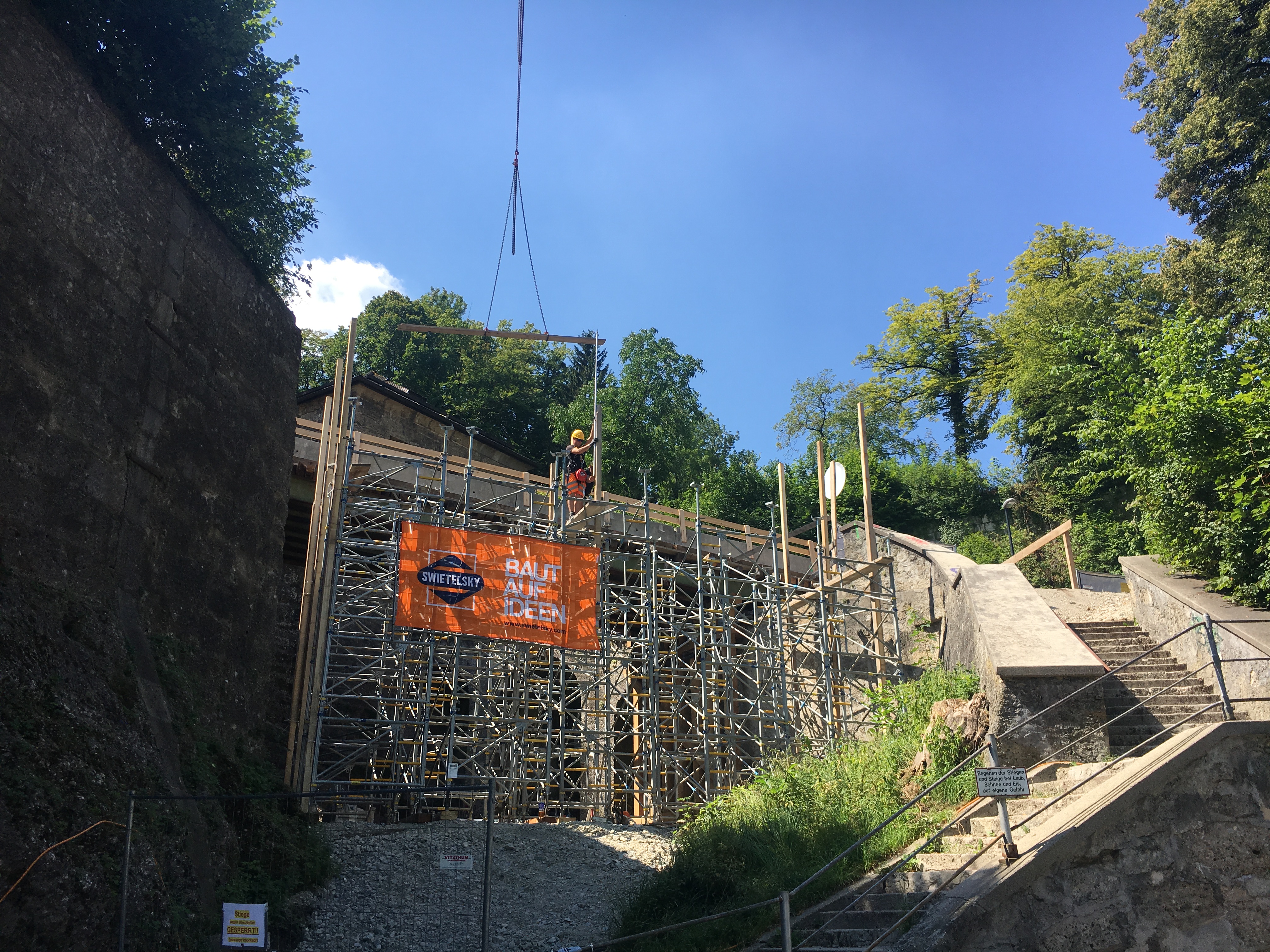 Neuba Brücke Monikapforte am Mönchsberg, Salzburg - Vej- og brobyggeri