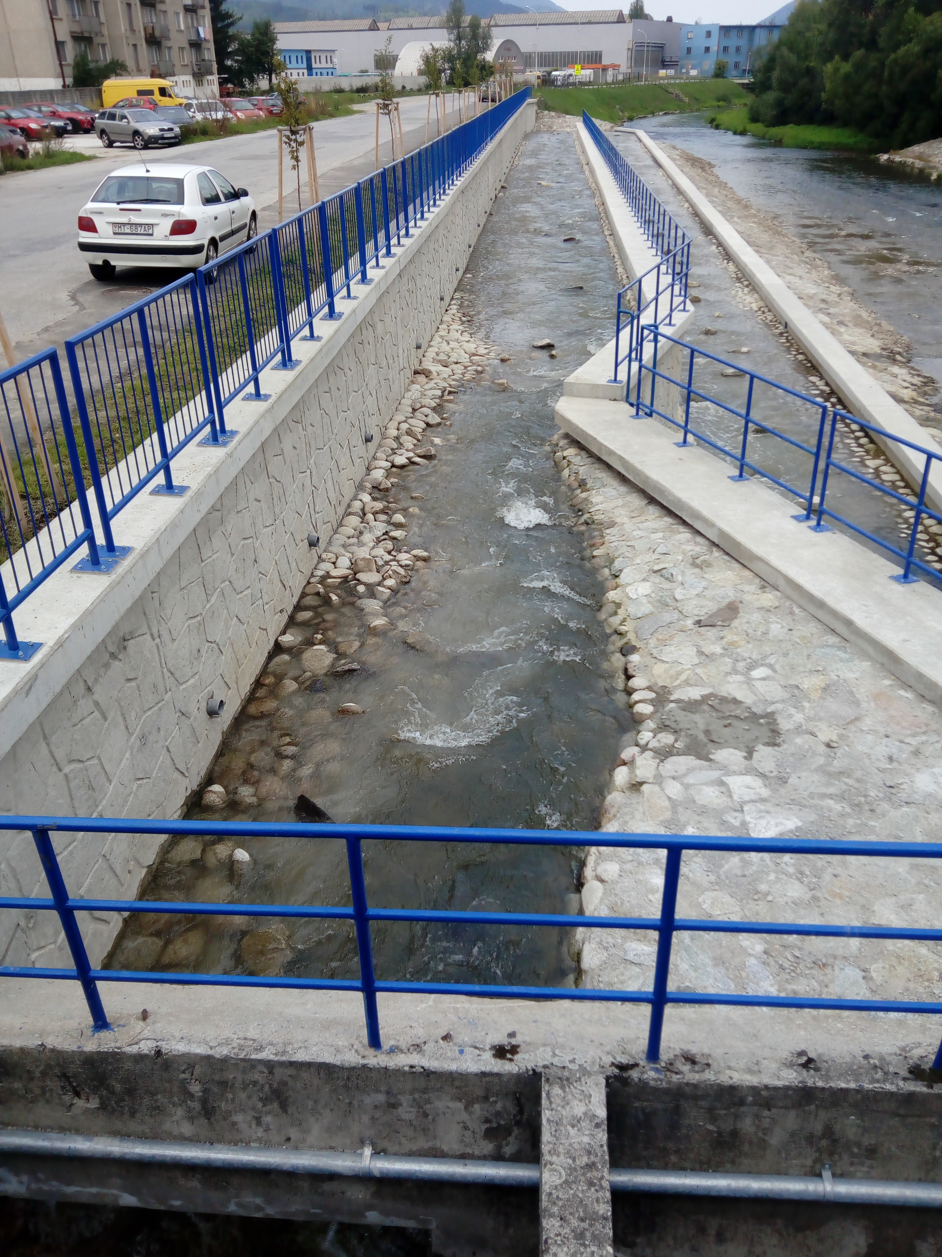 Odstraňovanie bariér vo vodnom toku Turiec, rkm 7,530; stavebné práce - Byggevirksomhed