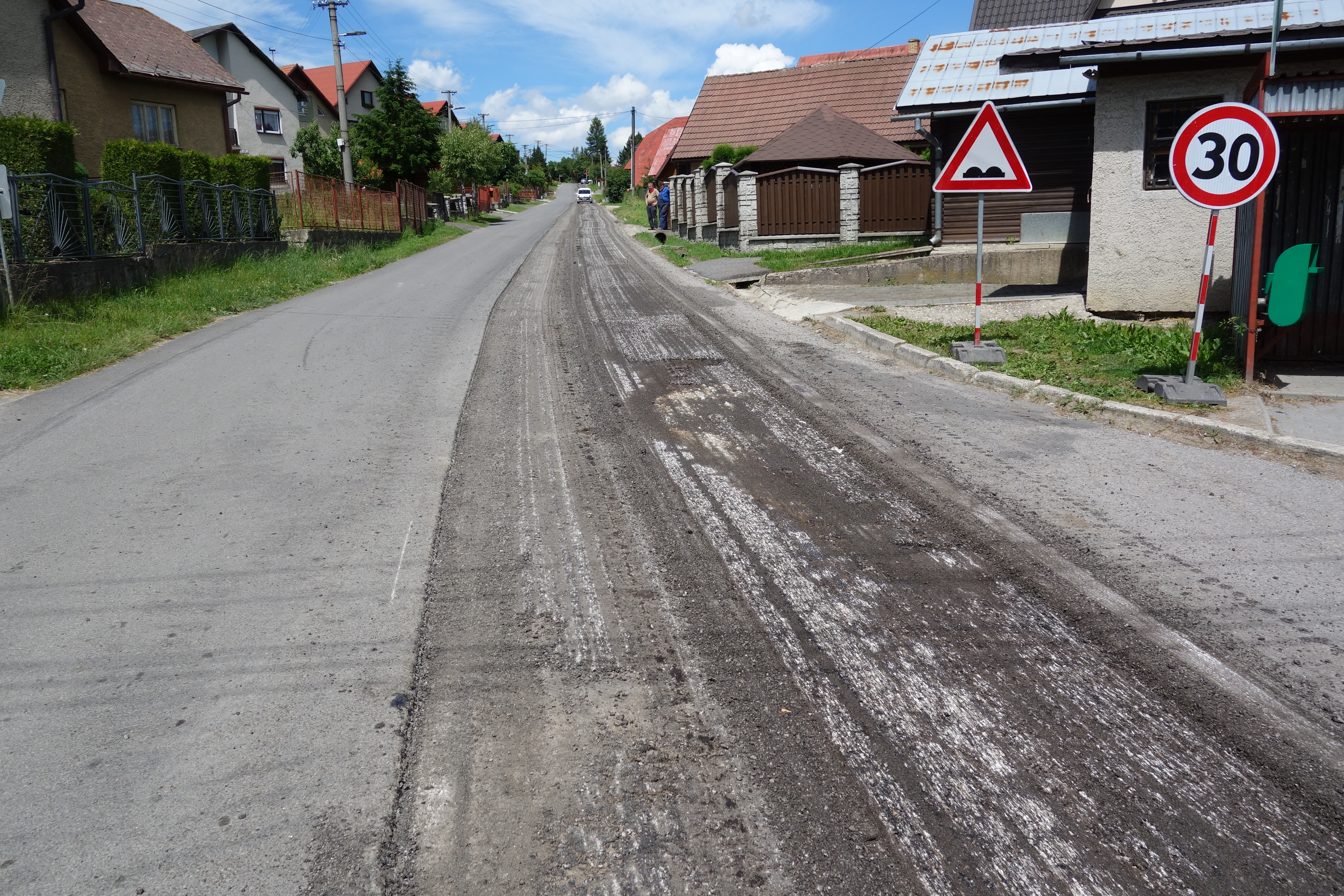 Rekonštrukcia cesty III/2284 Hruštín - Vaňovka - Vej- og brobyggeri