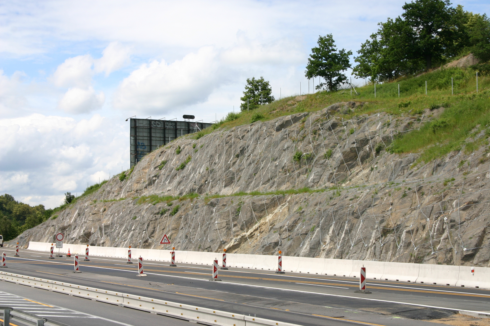Dálnice D1 – sanace skalních zářezů v rámci modernizace D1 (úsek 19)    - Special kompetencer