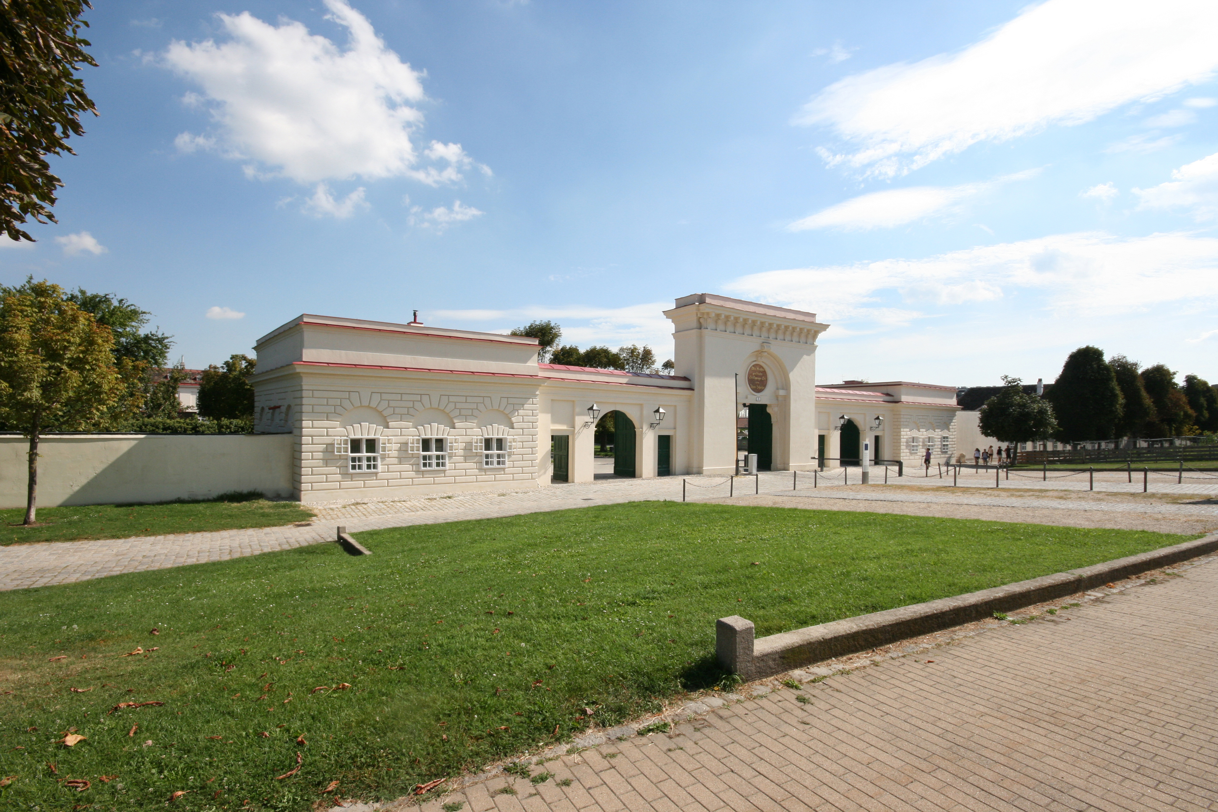 Haupttor Augarten  - Genopbygninger/ombygninger