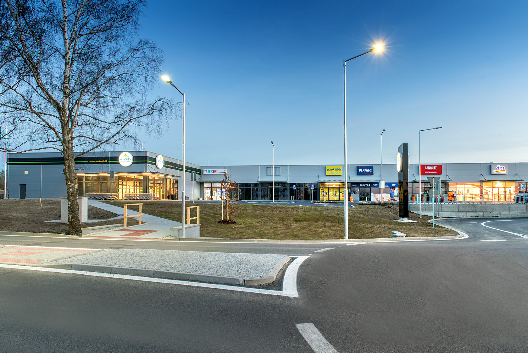 Milevsko – obchodní centrum - Byggearbejde