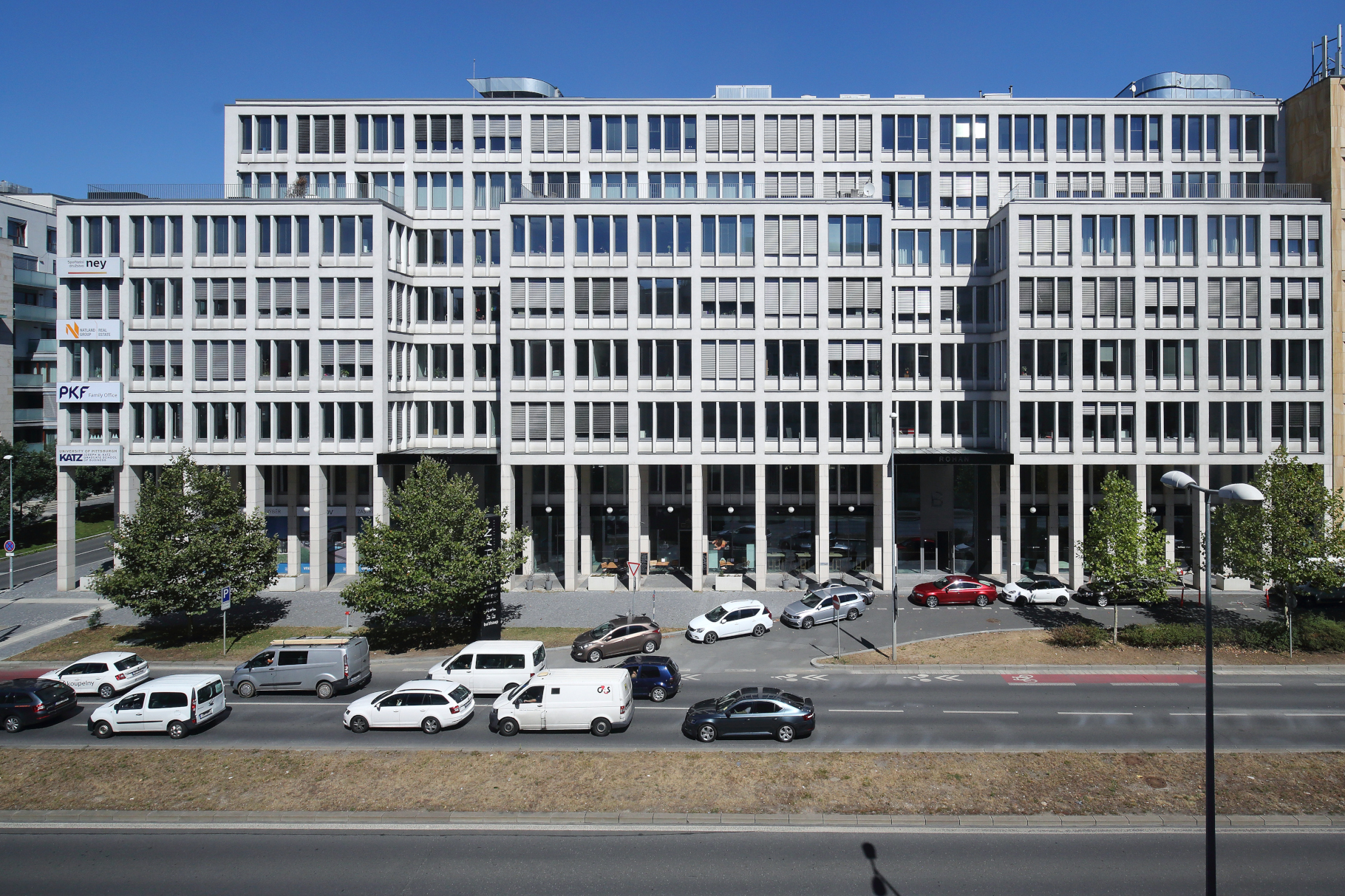 Administrativní budova Rohan - Byggearbejde
