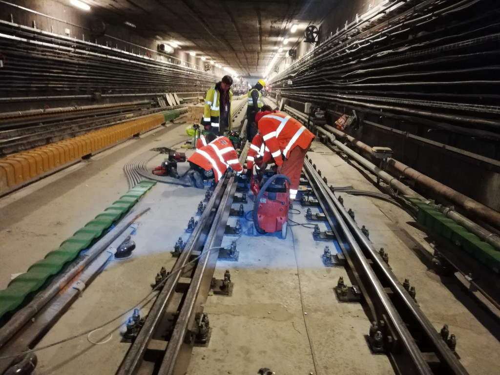 Budapesti M3 metróvonal rekonstrukciója - Jernbaner