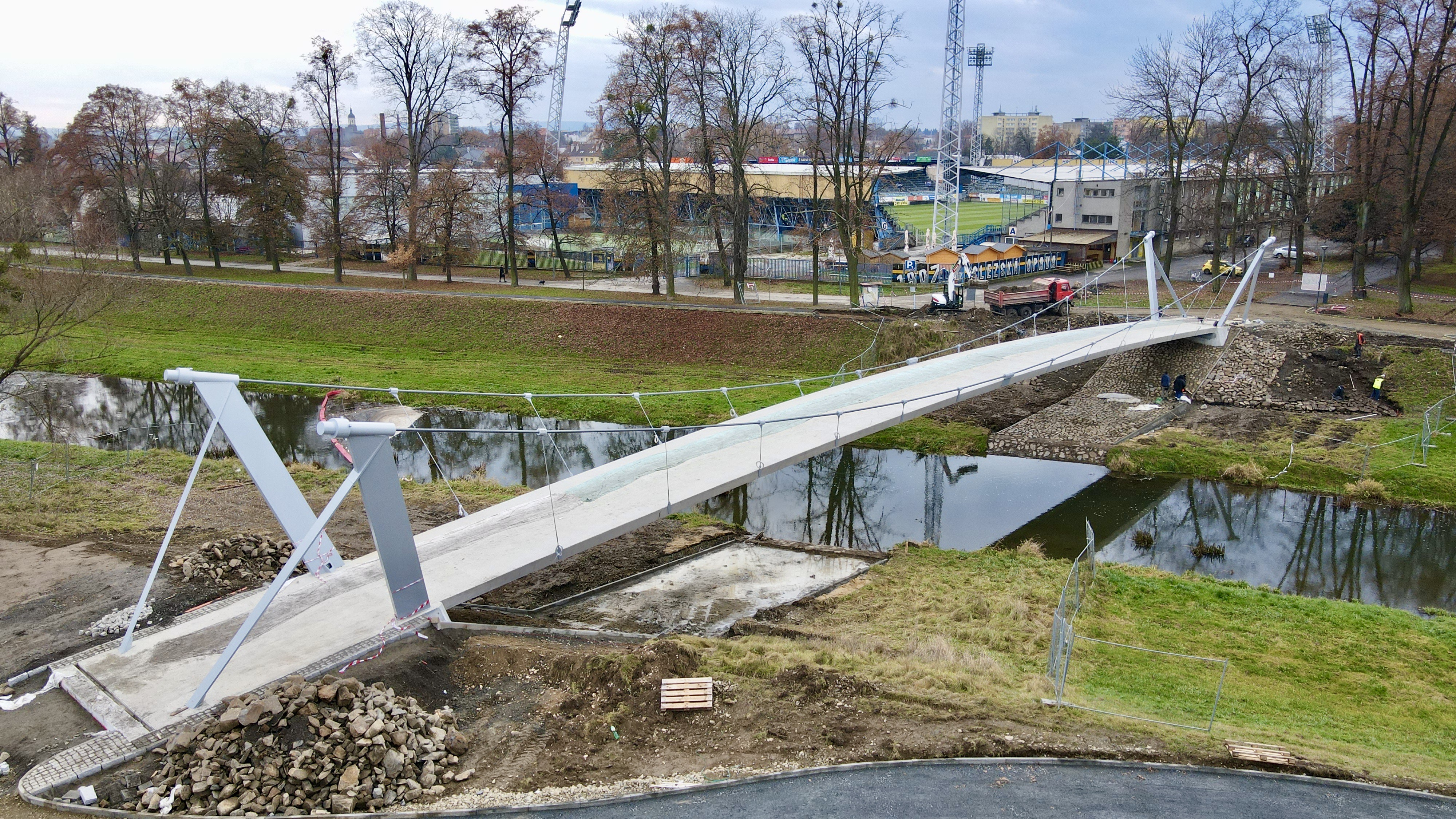 Opava – novostavba lávky přes řeku Opavu - Vej- og brobyggeri