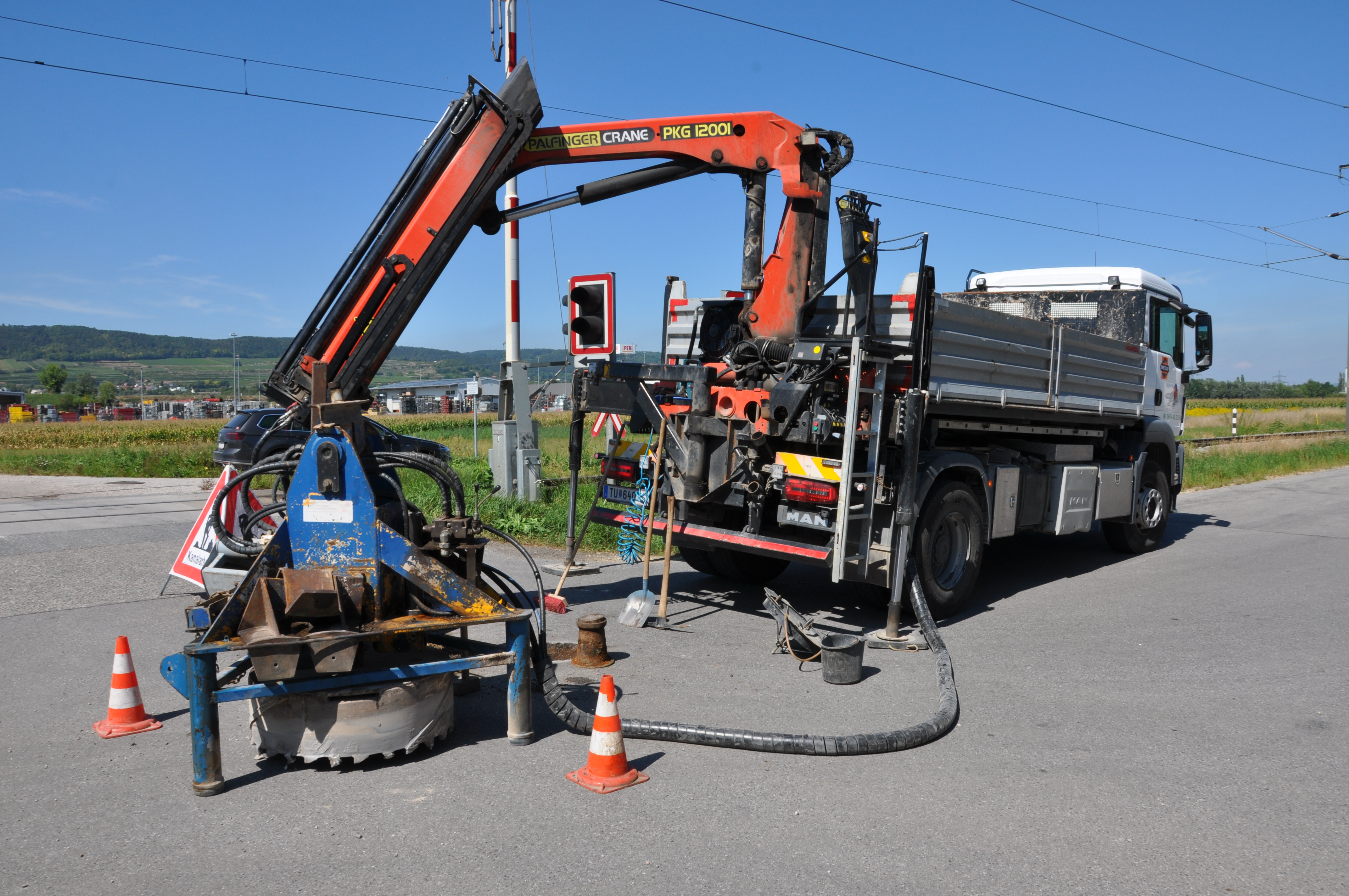 Schachtdeckel sanieren, heben und angleichen - Special kompetencer
