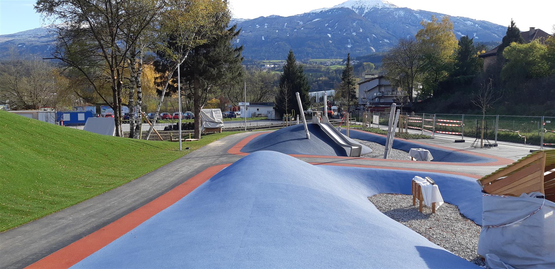 Freizeitpark, Innsbruck - Byggevirksomhed