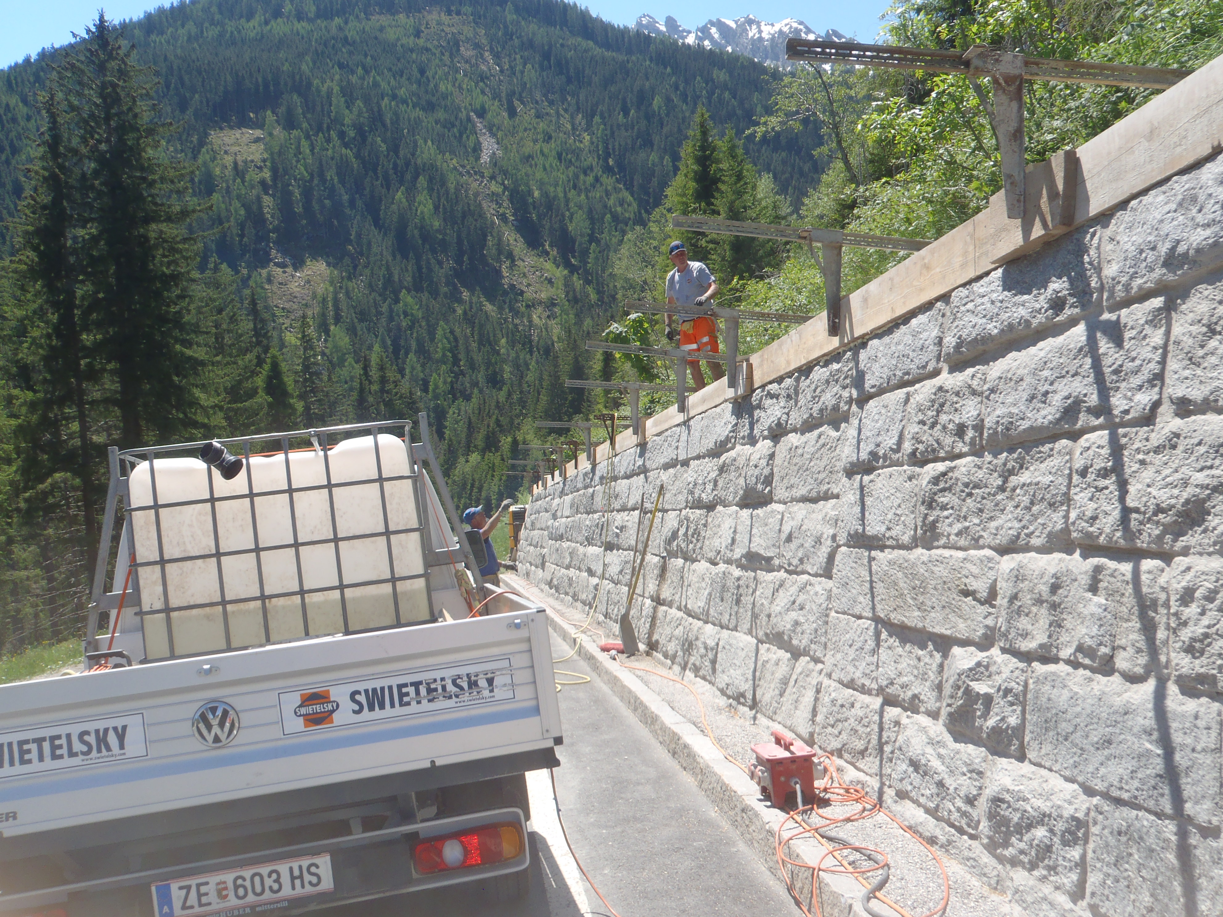 Mauersanierung an der Gerlos Alpenstraße in Krimml - Vej- og brobyggeri