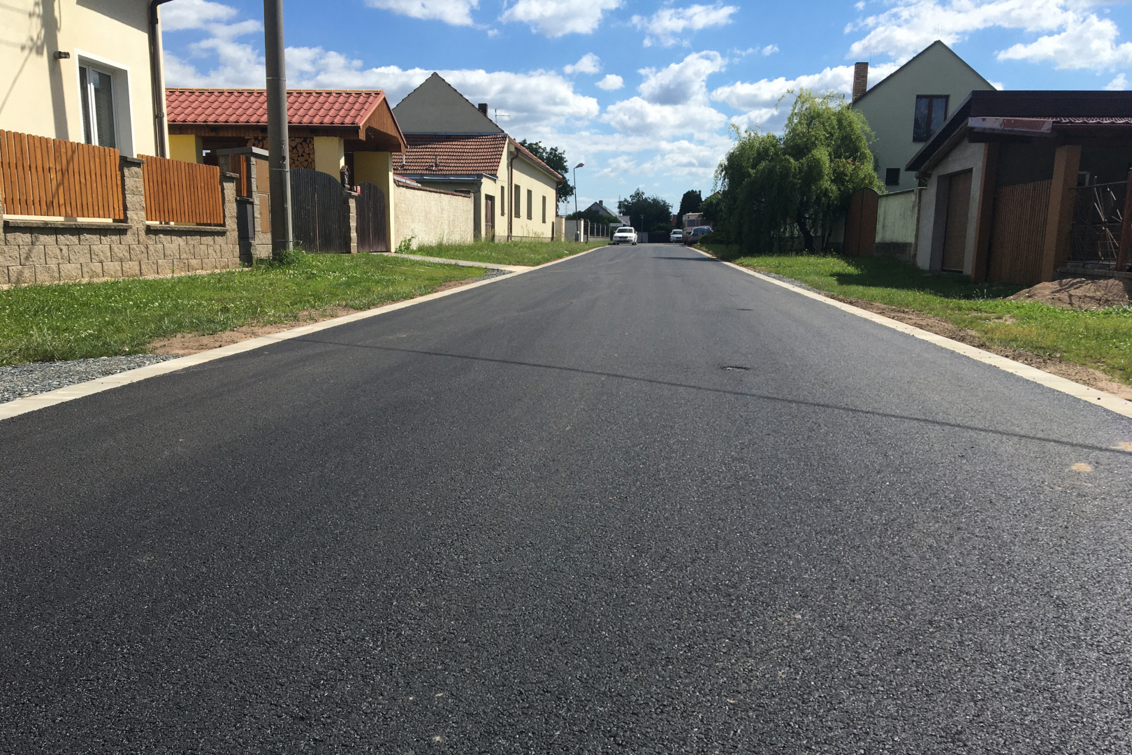 Tři Dvory – rekonstrukce ul. Spojovací          - Vej- og brobyggeri