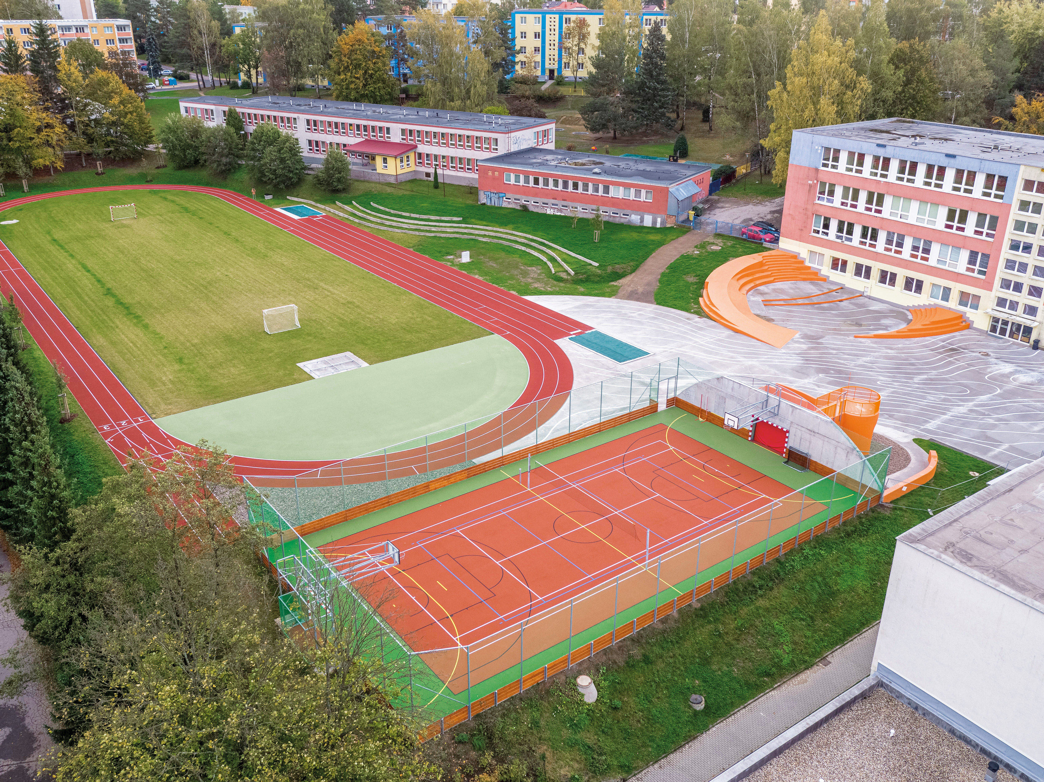 Sportoviště základní školy, Švermova - Anlægsarbejde