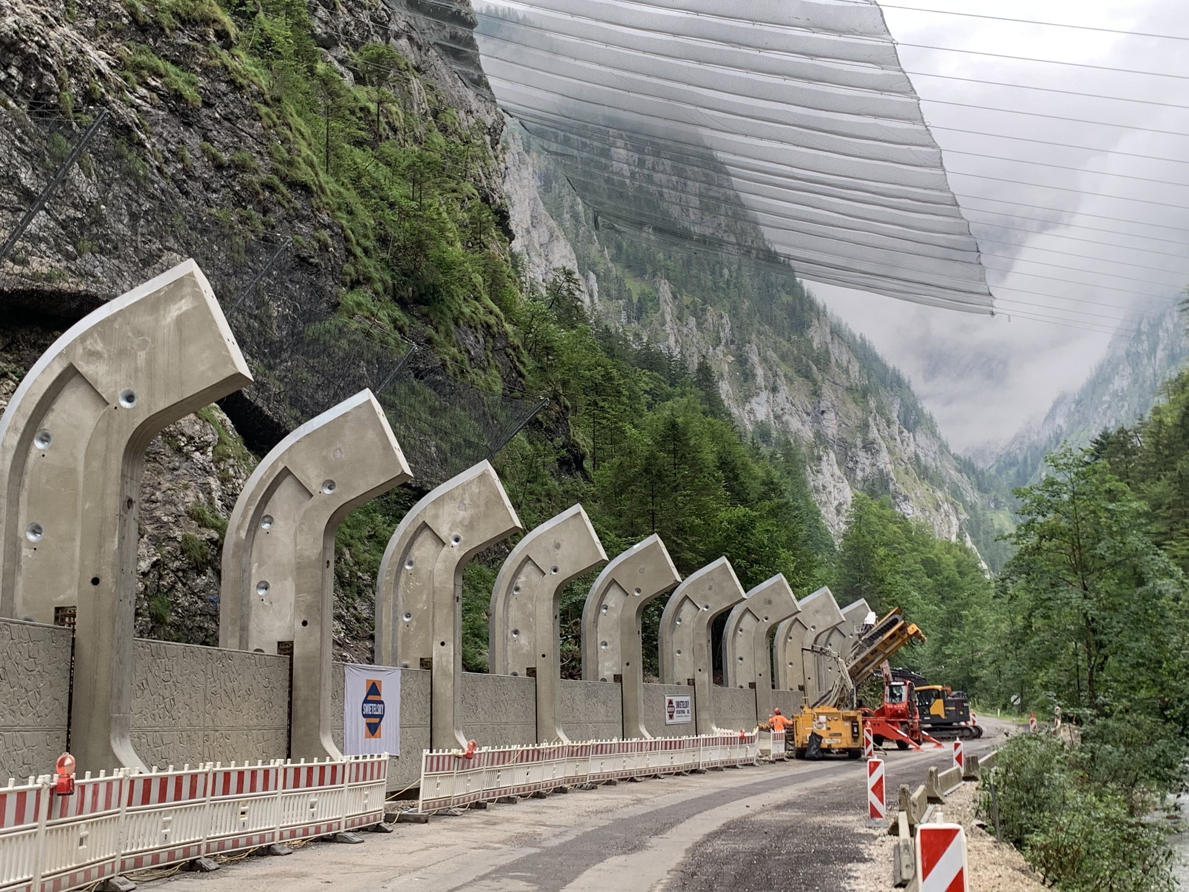 L127 Radmerstraße - Steinerne Jungfrau - Byggevirksomhed