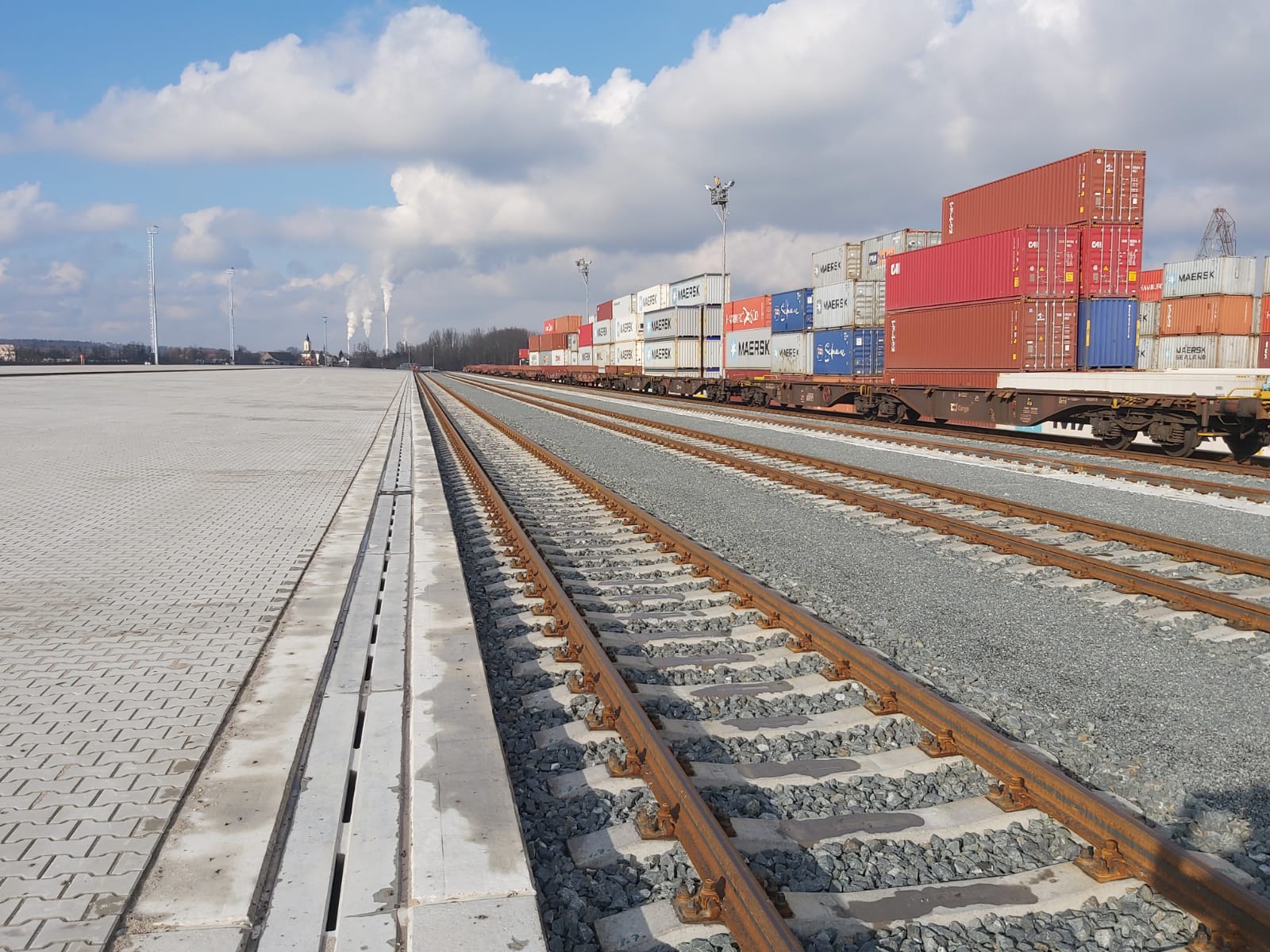  Ekologizace kontejnerového terminálu Mělník  - Vej- og brobyggeri