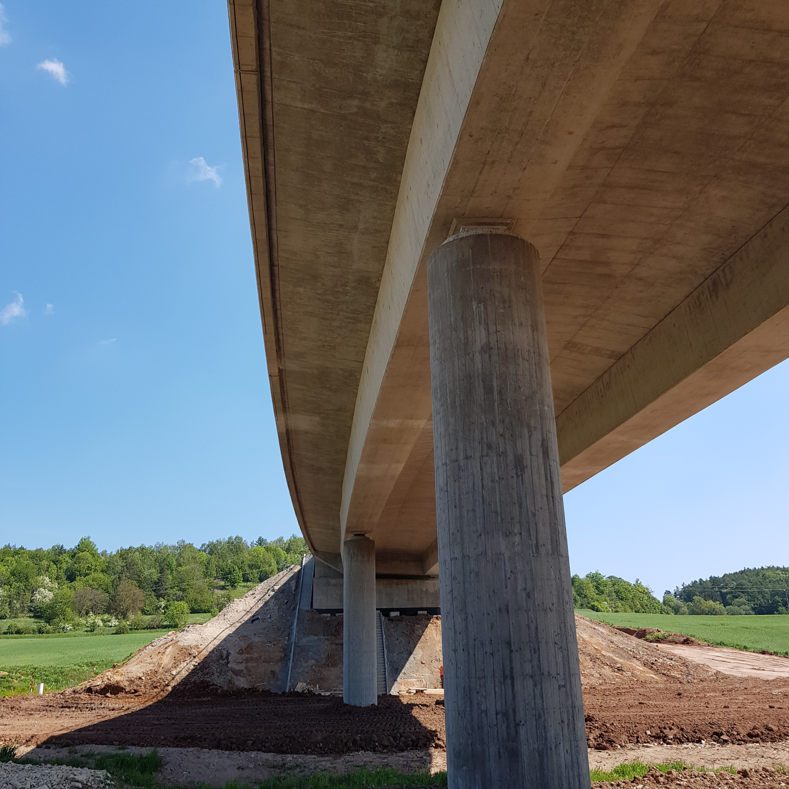 Dálnice D6, obchvat Řevničova – stavba mostu na přeložce silnice - Vej- og brobyggeri