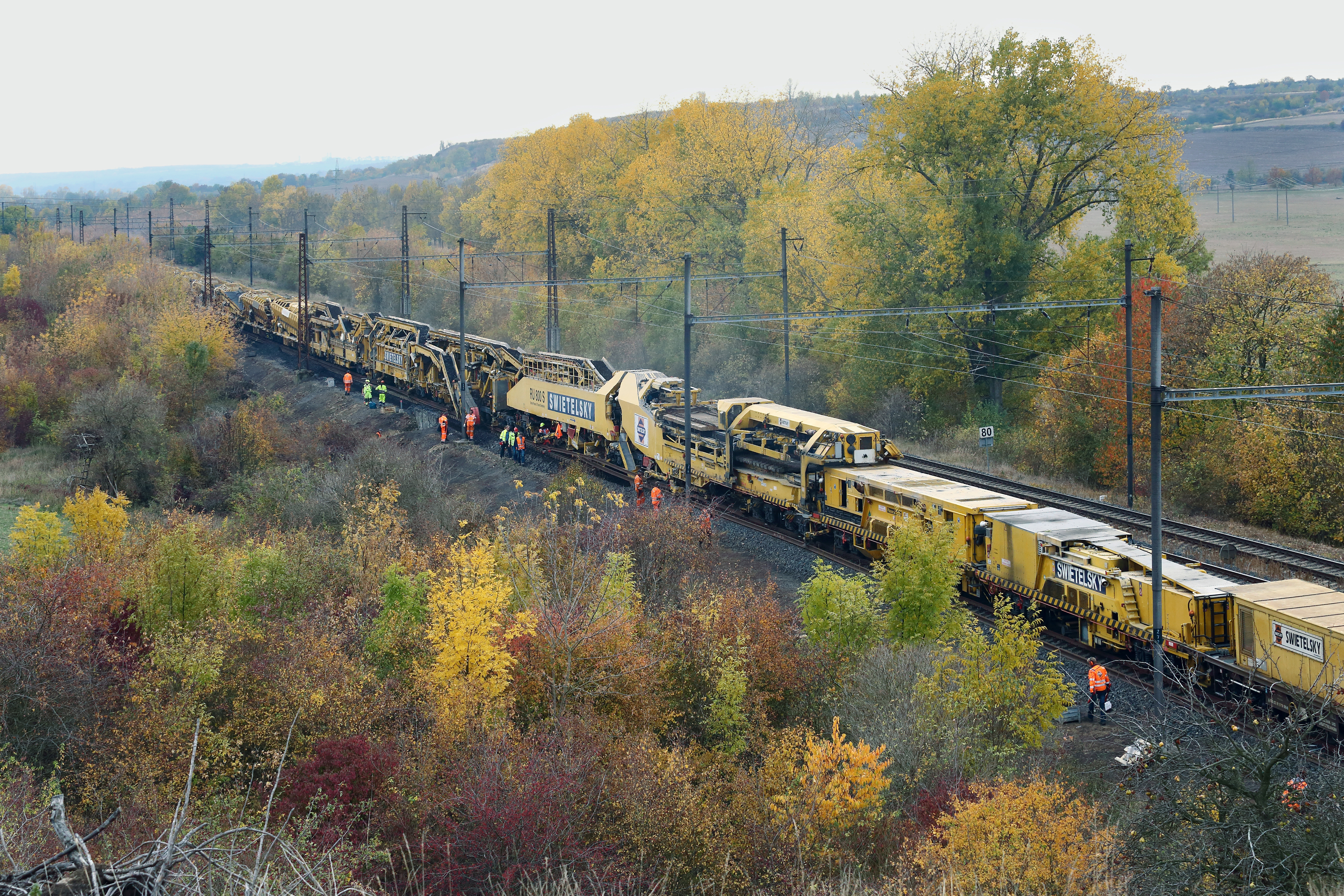 Stavební práce na železniční trati (RU 800S), Obrnice - Čížkovice - Jernbanearbejde