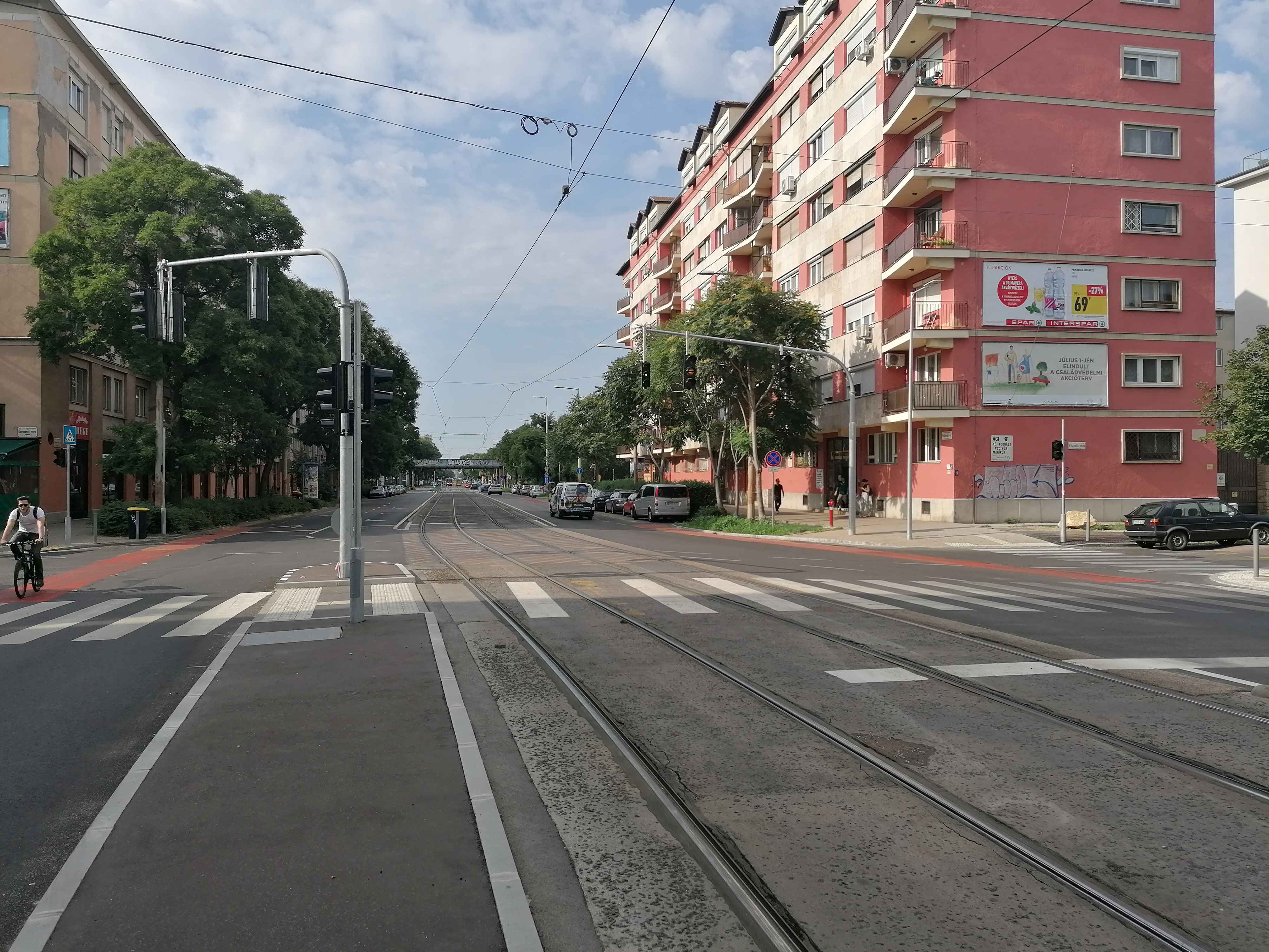 "Budapest, XI. Fehérvári  út (Hamzsabégi út - Lecke utca és Csurgói út - Kondorosi út közötti szakaszokon) felújítása" - Vej- og brobyggeri