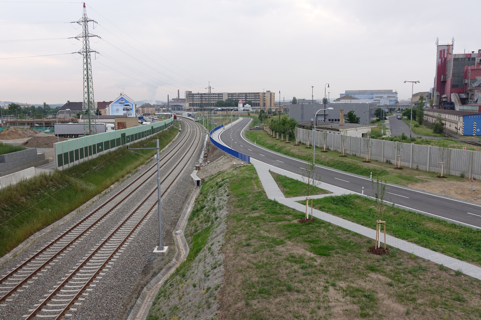 Uzel Plzeň, 3. stavba - přesmyk domažlické trati - Vej- og brobyggeri