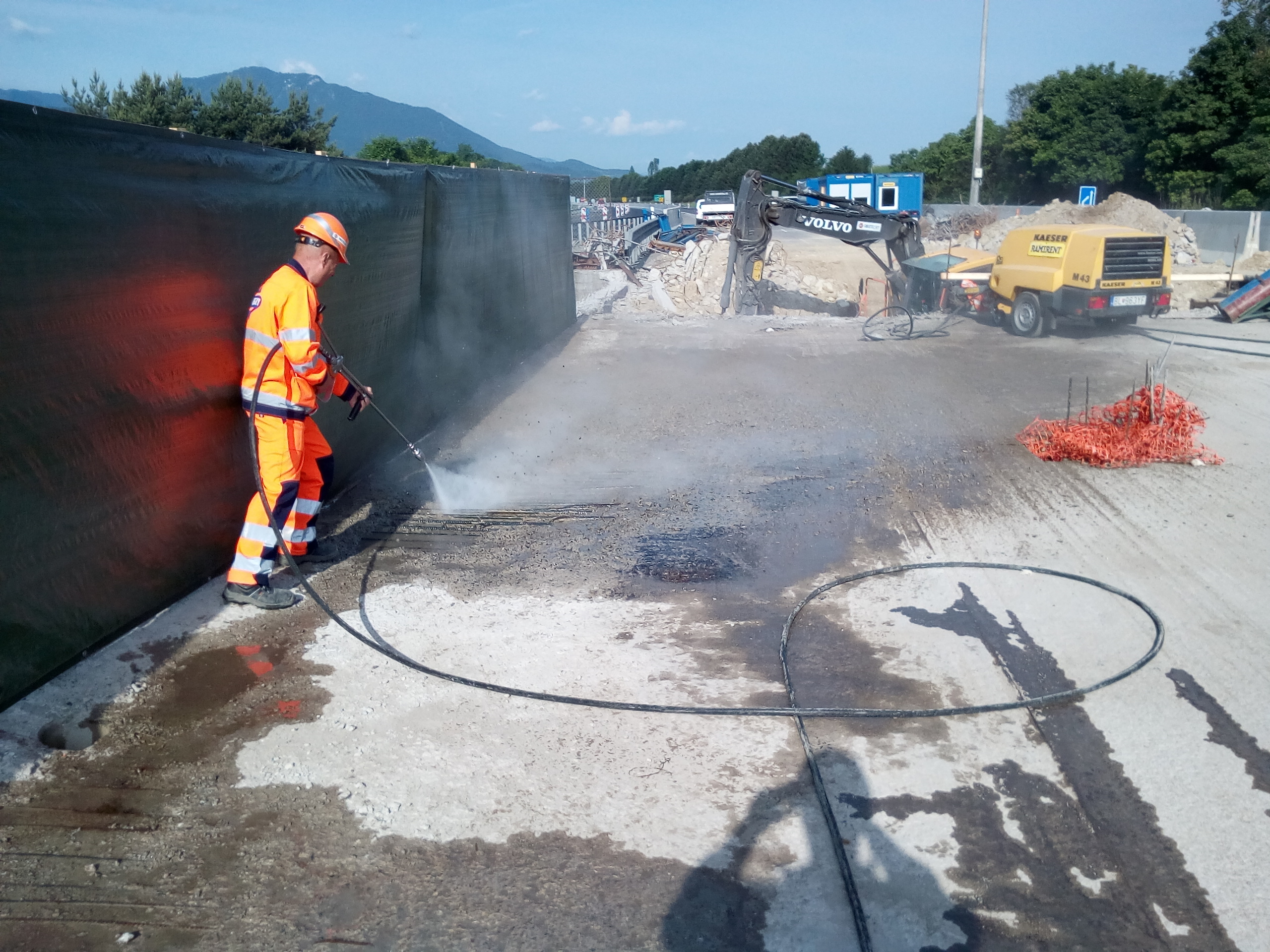 Vysokotlakové čistenie a búranie betónových konštrukcií vodným lúčom - Special kompetencer