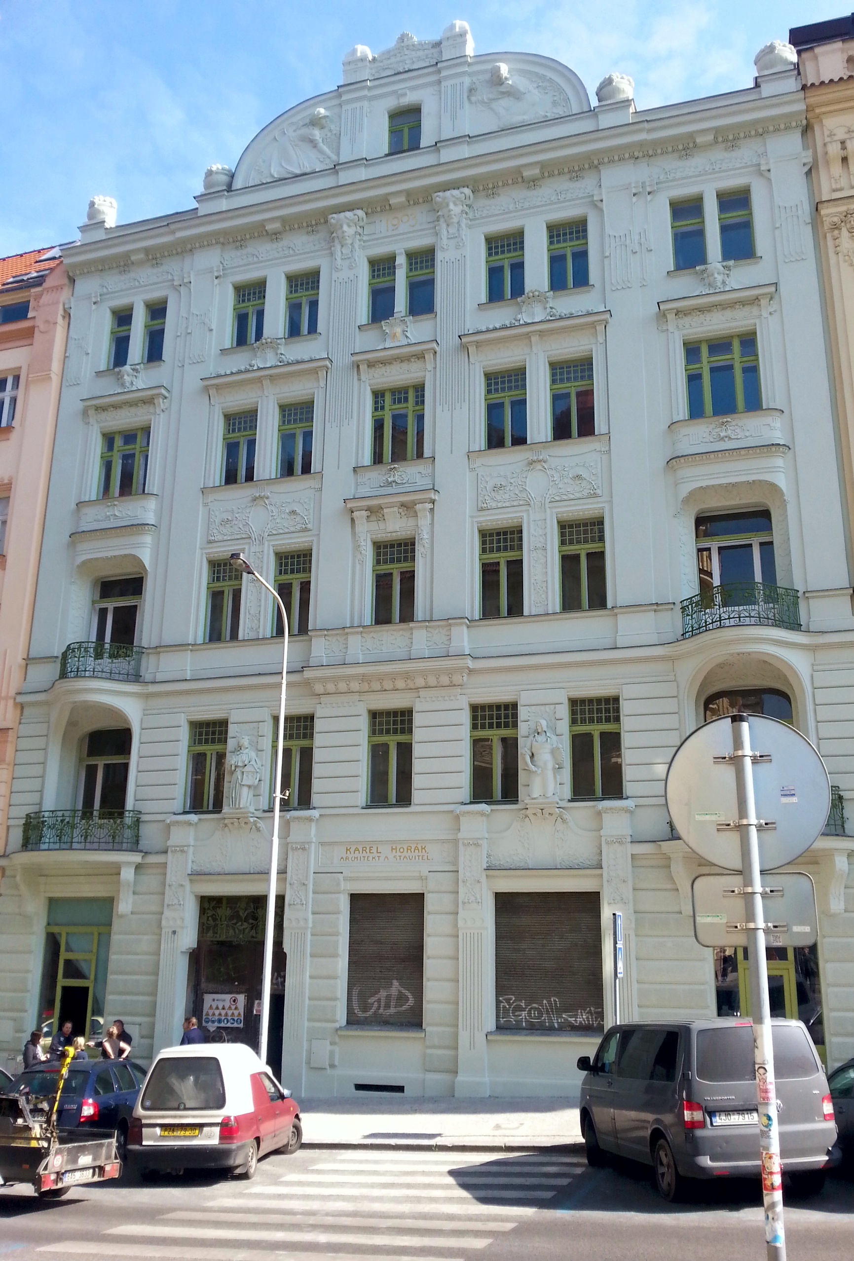 Praha 2 – rekonstrukce bytového domu Římská - Byggearbejde