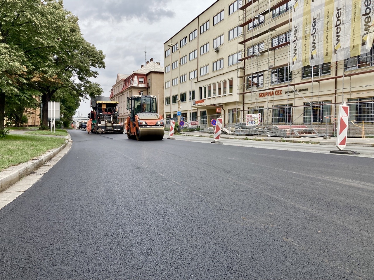 Kolín – obnova povrchu místních komunikací - Vej- og brobyggeri