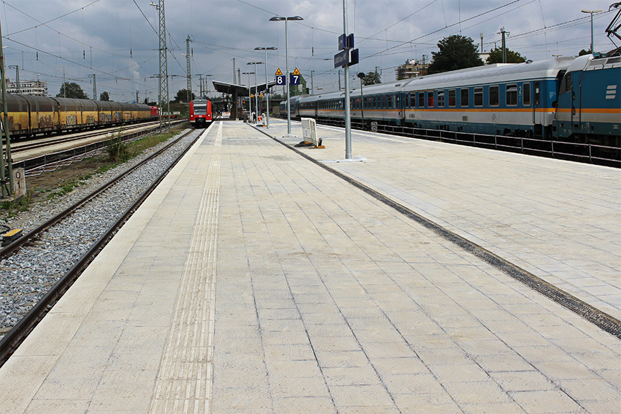 Bahnsteig Hauptbahnhof Landshut - Byggevirksomhed