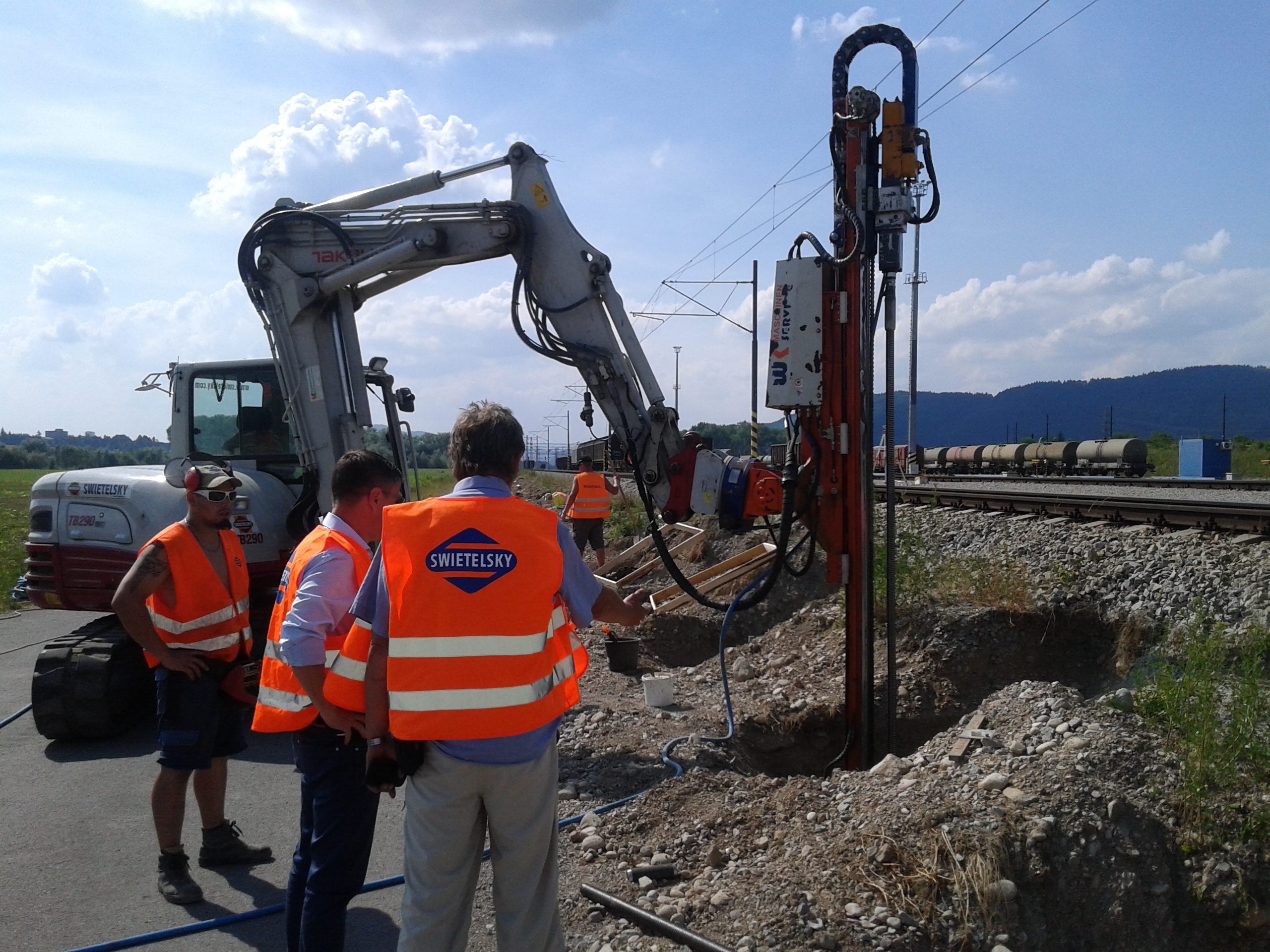 ŽSR, Žilina Teplička zriaďovacia stanica, 2. stavba, 2. etapa, protihlukové opatrenia a doplnenie železničnej infraštruktúry (2 400 m) - Jernbaner