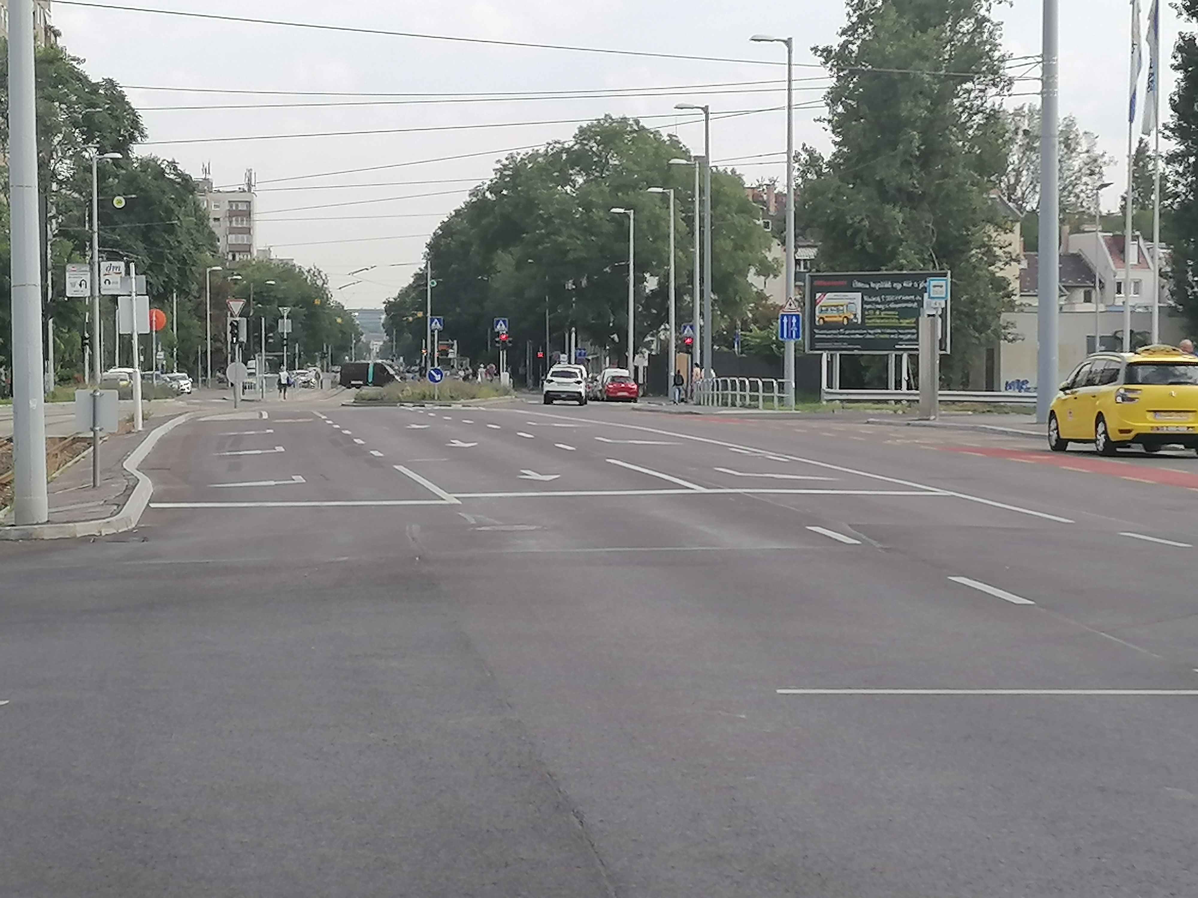 "Budapest, XI. Fehérvári  út (Hamzsabégi út - Lecke utca és Csurgói út - Kondorosi út közötti szakaszokon) felújítása" - Vej- og brobyggeri