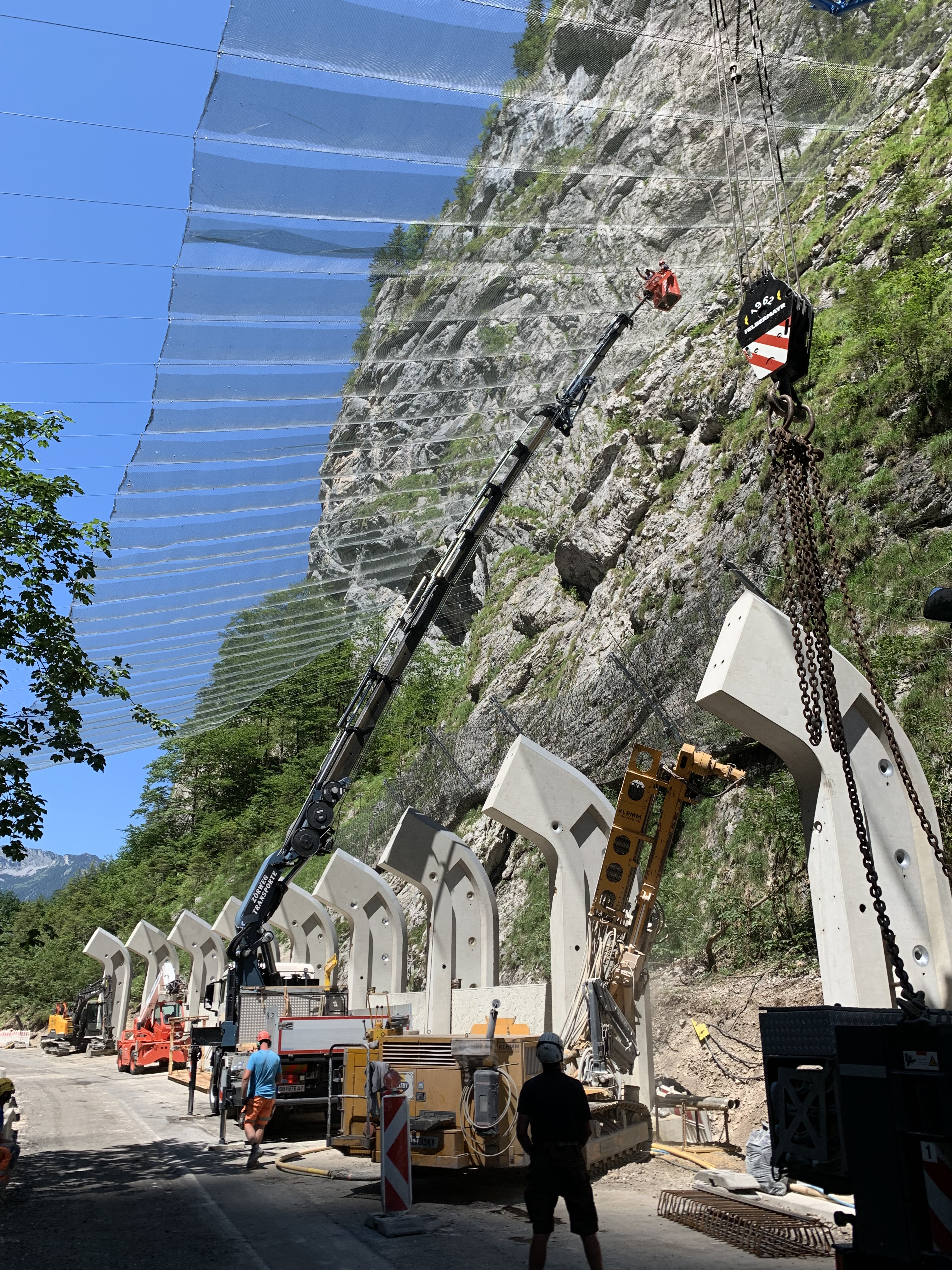 L127 Radmerstraße - Steinerne Jungfrau - Byggevirksomhed