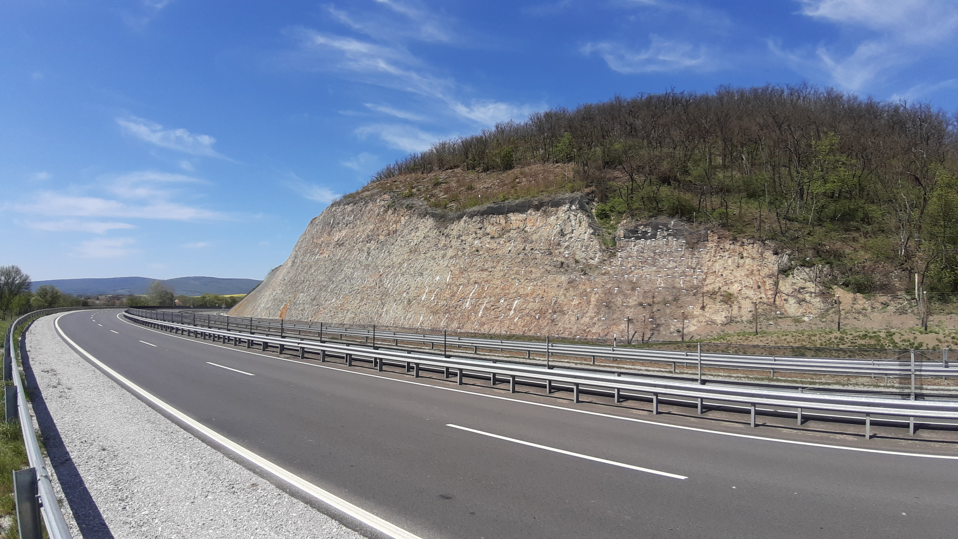 „21. sz. főút négynyomúsítása a 35+000-39+700 km szelvények között (Nógrád IV. szakasz) és a 41+500-48+100 km szelvények között (Nógrád V. szakasz) ” - Vej- og brobyggeri