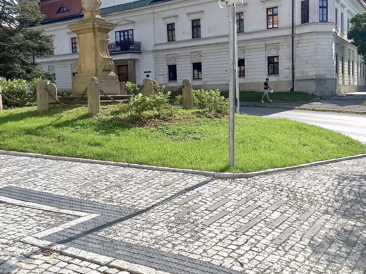 Vsetín – rekonstrukce Horního náměstí - Vej- og brobyggeri