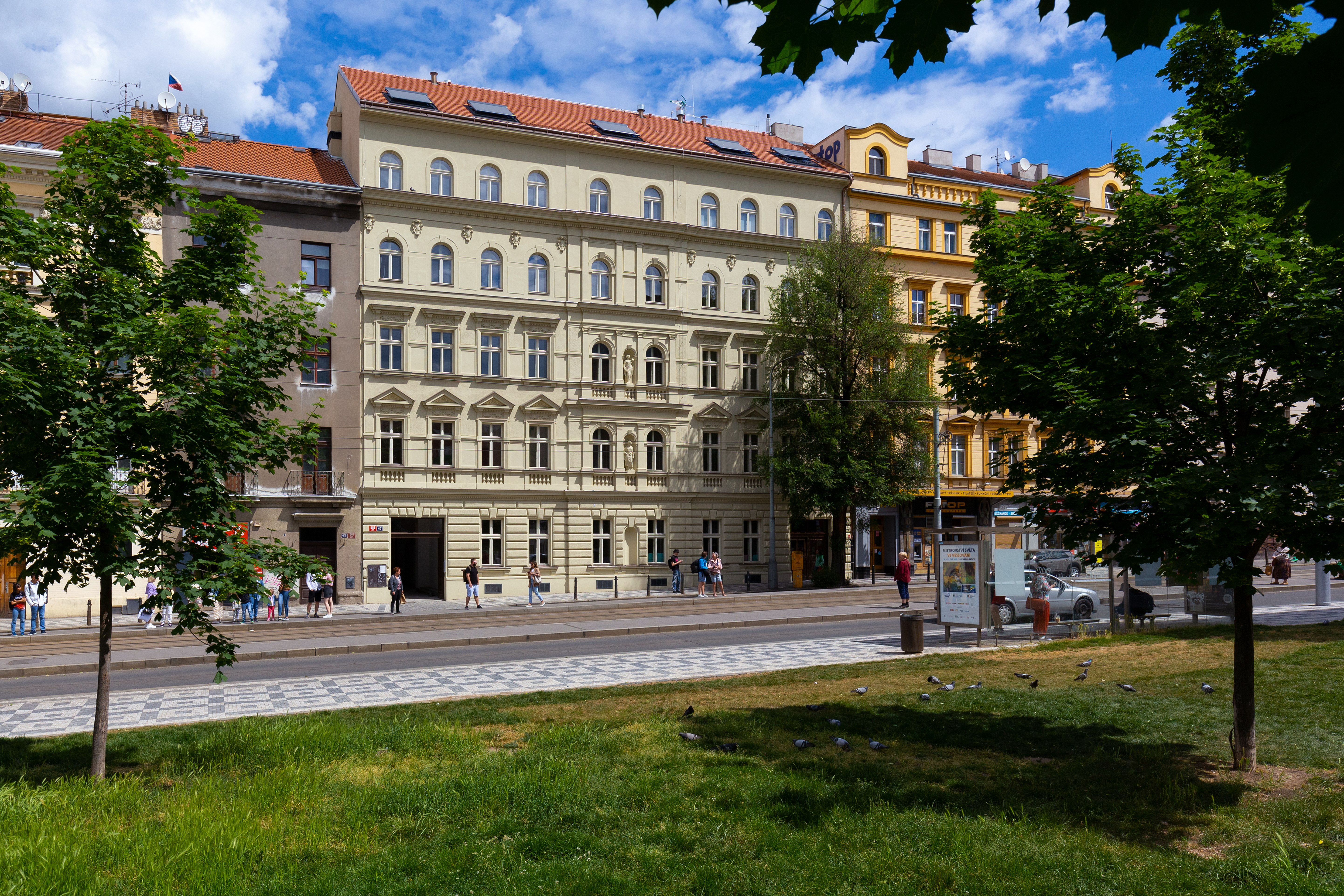 Rekonstrukce bytového domu - Praha, Seifertova  - Byggearbejde