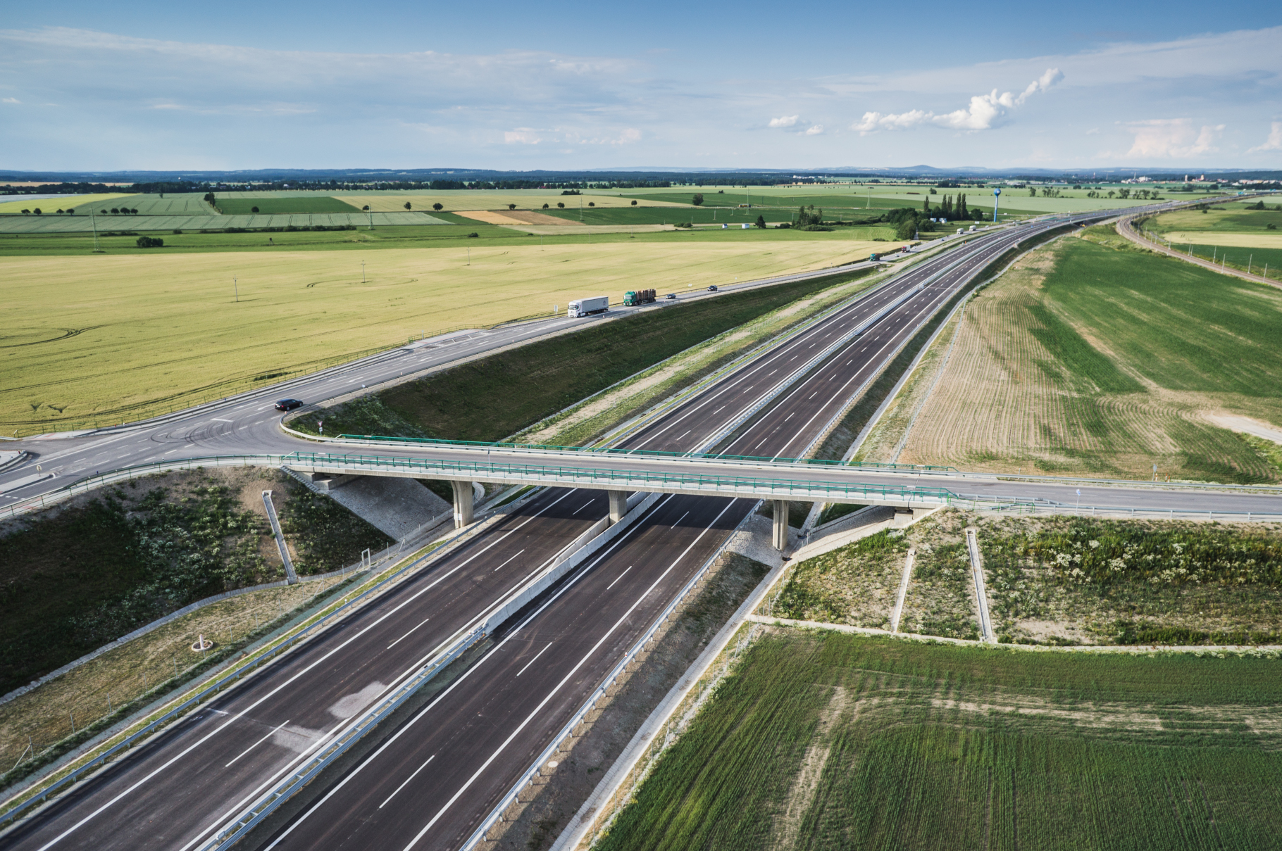 Dálnice D3 – výstavba úseku Bošilec–Ševětín - Vej- og brobyggeri